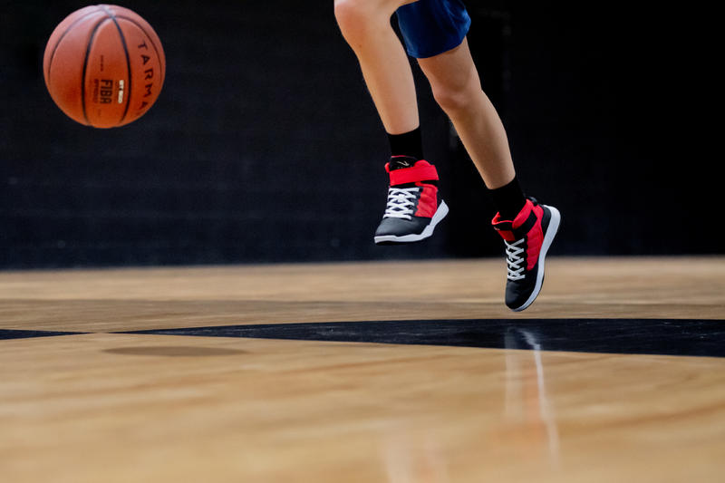 Easy Boys /girls Beginner Basketball Shoes - Black, Red. 