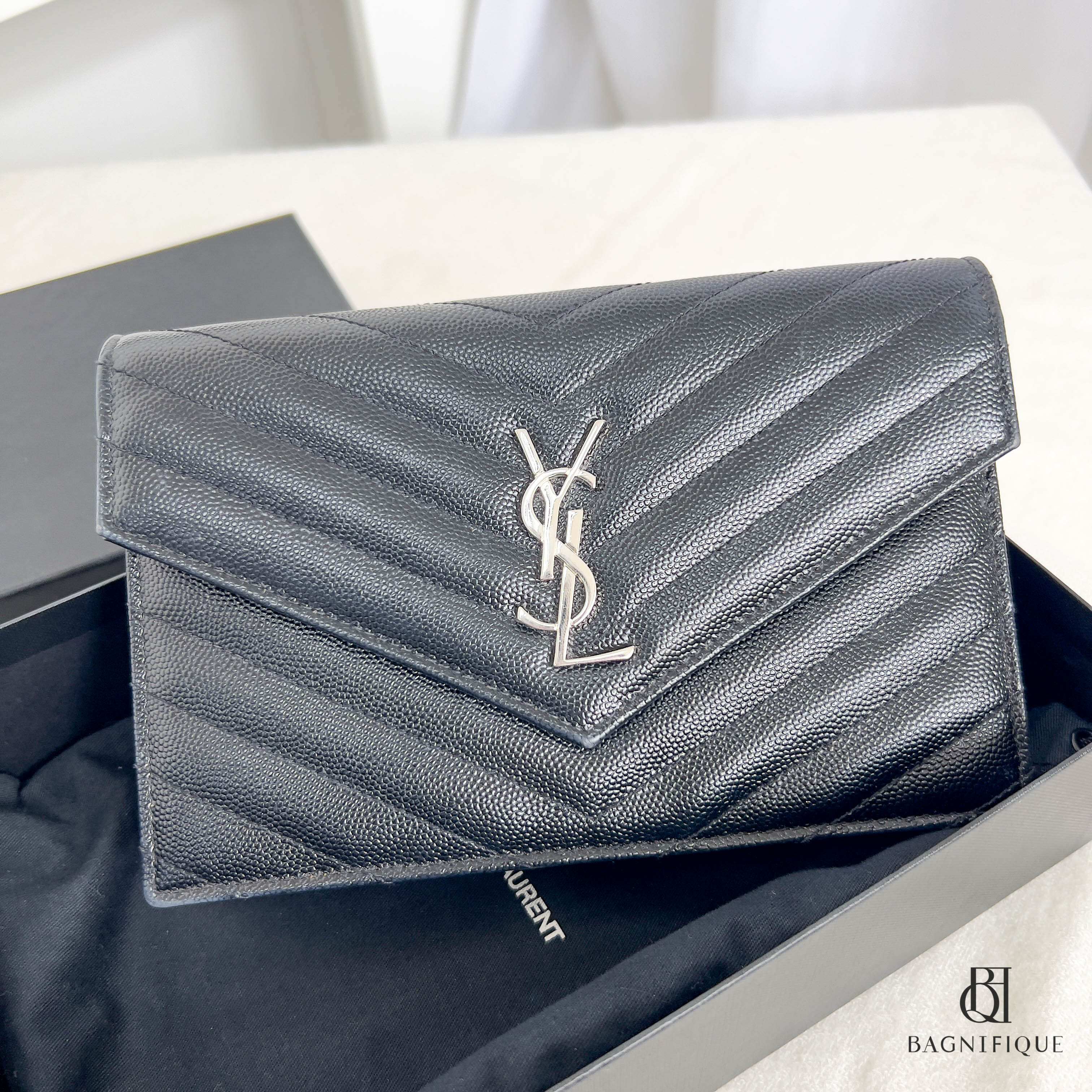 YSL WOC 7.5 CHEVRON BLACK SHW - bagnifiquethailand