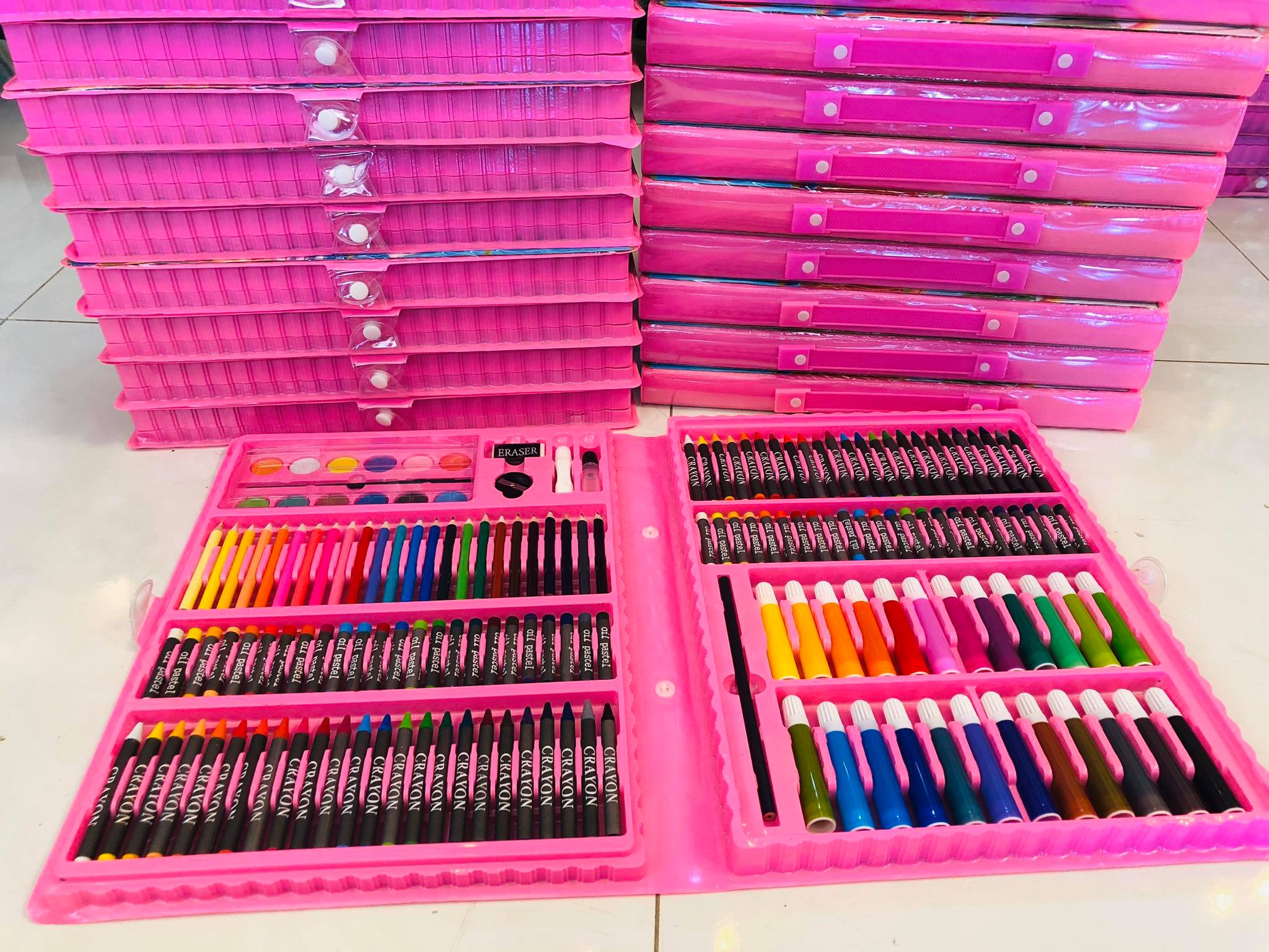 ชุดระบายสีเซ็ทใหญ่ 168 ชิ้นสีชมพู แถมสมุดภาพระบายสีฟรี1เล่มฟรีสี สีไม้ สีน้ำ สีเทียน ดินสอ ยางลบ  #เครื่องเขียน     สี
