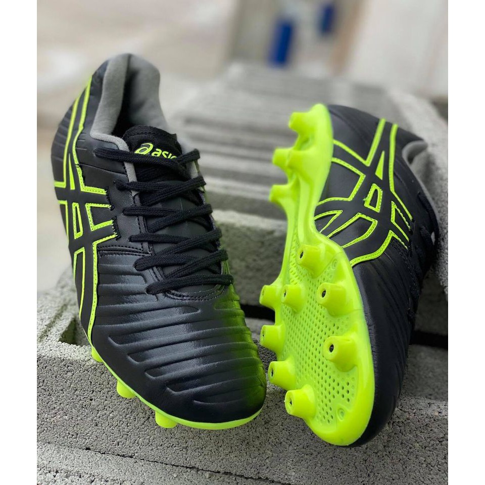 รองเท้าฟุตบอล Asics สีดำ-เขียว