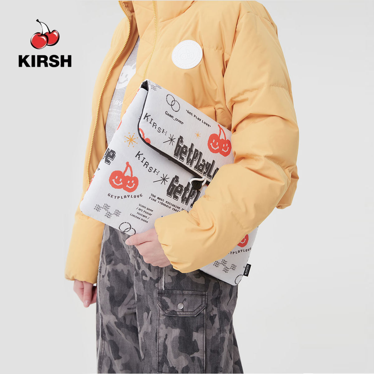 KIRSH] DOODLE CHERRY GRAPHIC IPAD POUCH |22AW | | Lazada.co.th