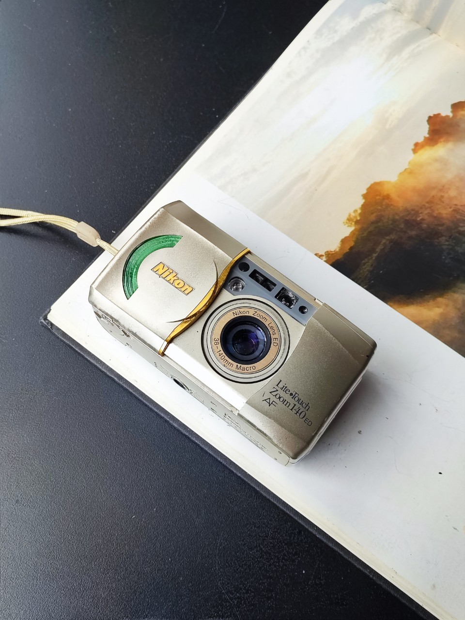 NIkon Lite Touch Zoom 140 Nikon Lite Touch Zoom 140 ED AF Quartz