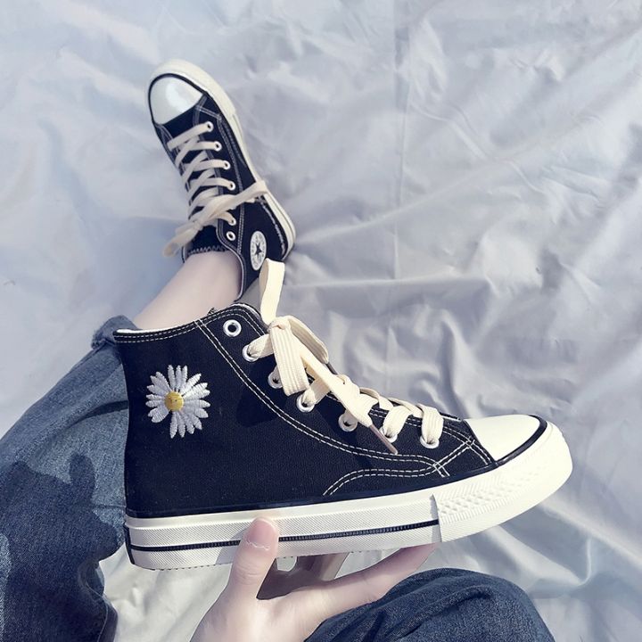 wide women's canvas shoes