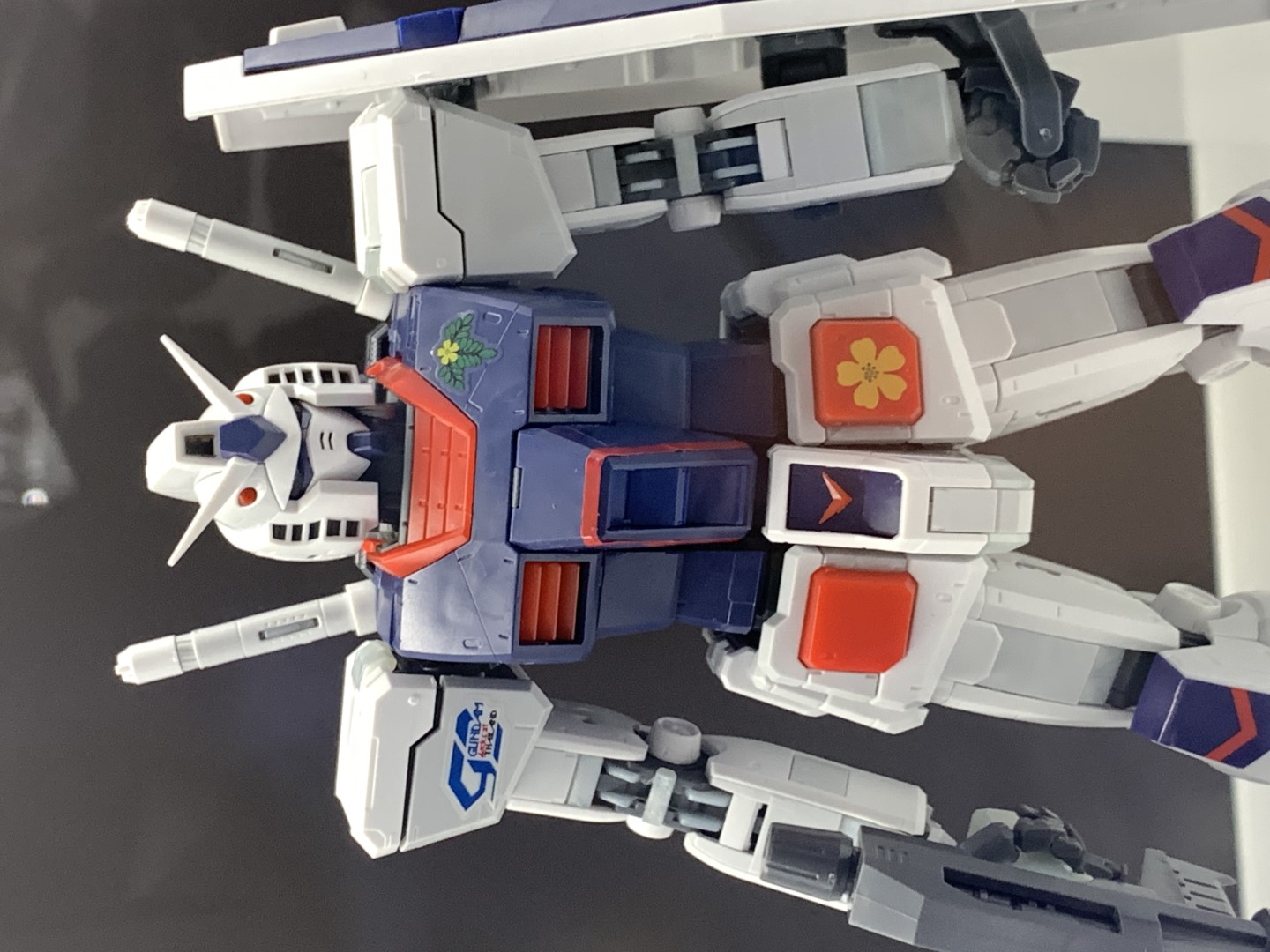 BANDAI SPIRITS_MG 1/100 RX-78-2 Gundam Ver 3.0 Ver Gundam Docks at