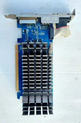 การ์ดจอASUS GT210 1Gb DDR3 + GF210 1Gb DDR2 สภาพสวย ใช้งานดีี