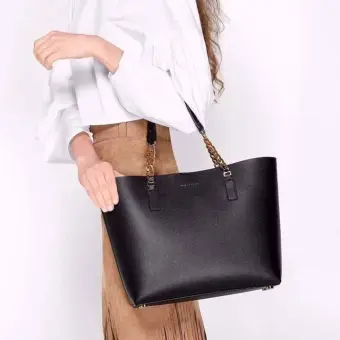 charles & keith oversized chain strap bag