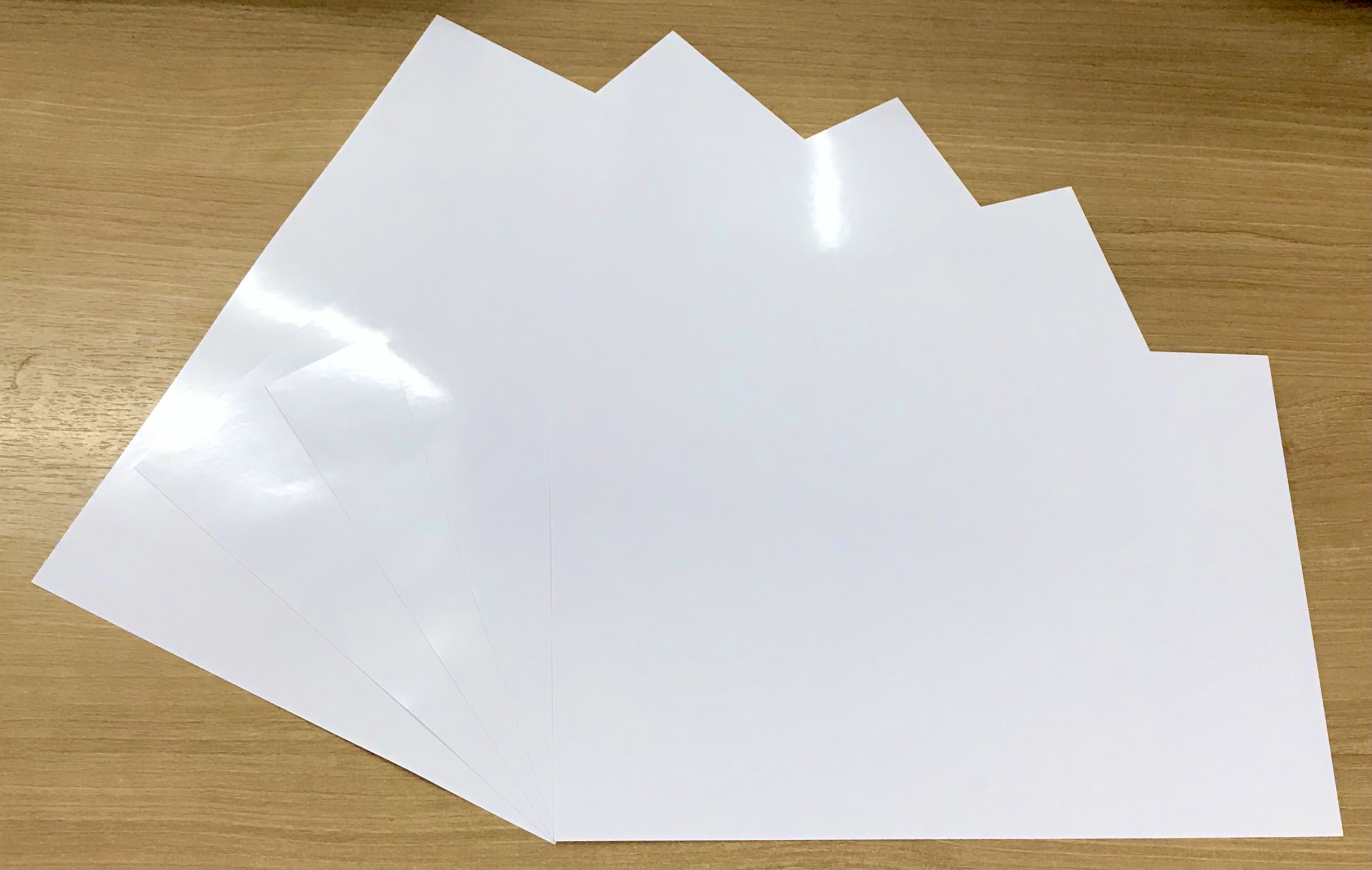กระดาษโฟโต้ A4 ขนาด 230 แกรม ผิวมันเงา 1 ด้าน