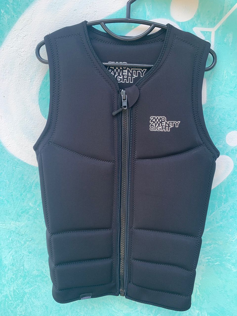 เสื้อกีฬาทางน้ำ, เสื้อกั้กเวคบอร์ด, เสื้อกันกระแทก, เสื้อเวคบอร์ด