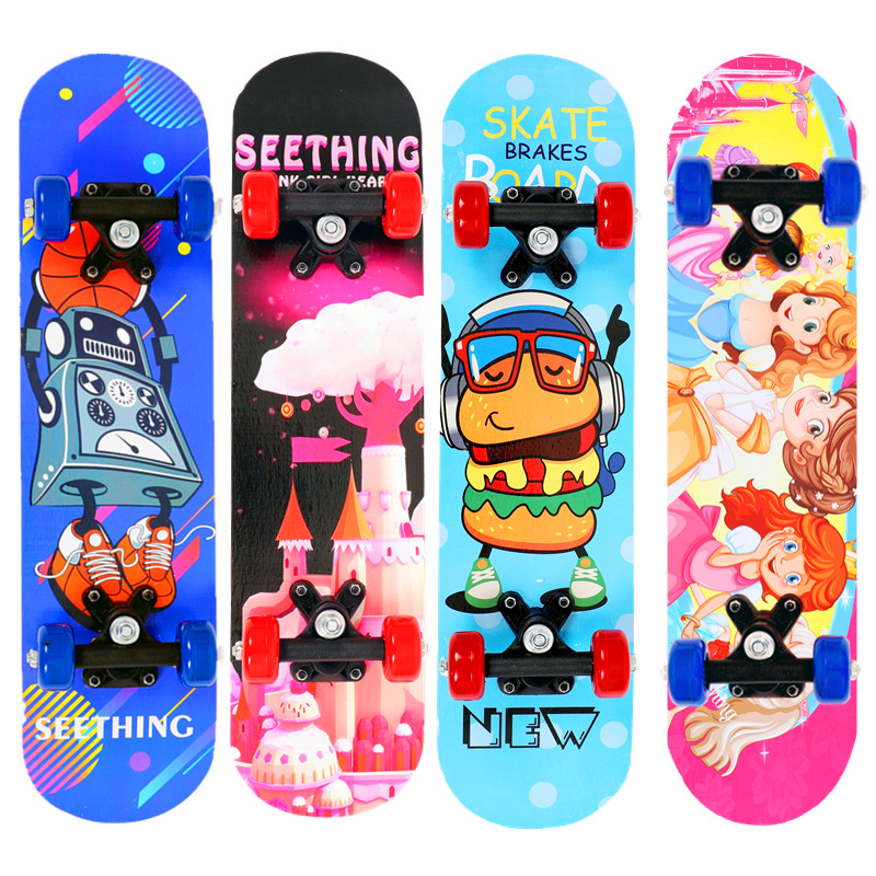 New love shop A02 สเก็ตบอร์ดเด็ก  สเก็ตบอร์ดสำหรับเด็ก Skateboard สเก็ตบอร์ดมือใหม่ ดับเบิ้ลร็อกเกอร์ เมเปิ้ลบอร์ด สเก็ตบอร์ด 4ล้อ  สินค้าพร้อมส่ง