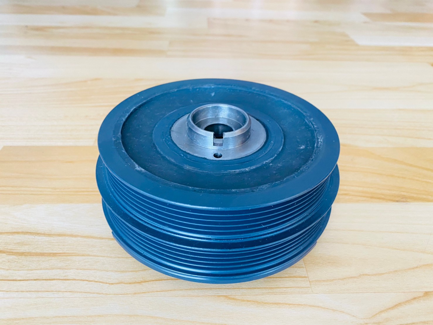 มู่เลย์หน้าเครื่อง (Crankshaft Drive Belt Pulley) LAND ROVER Freelander