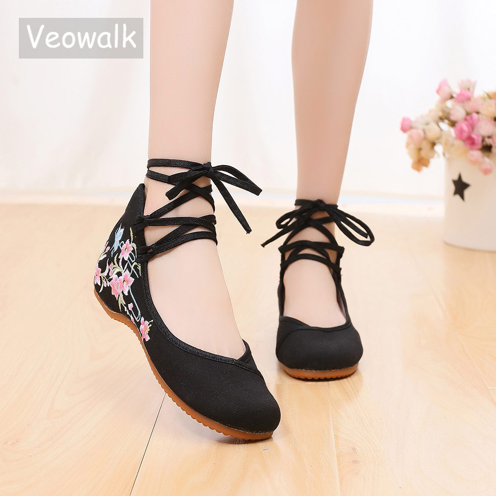 Veowalk 3d Flower Embroidered Women's Pointed Toe Canvas Ballet
