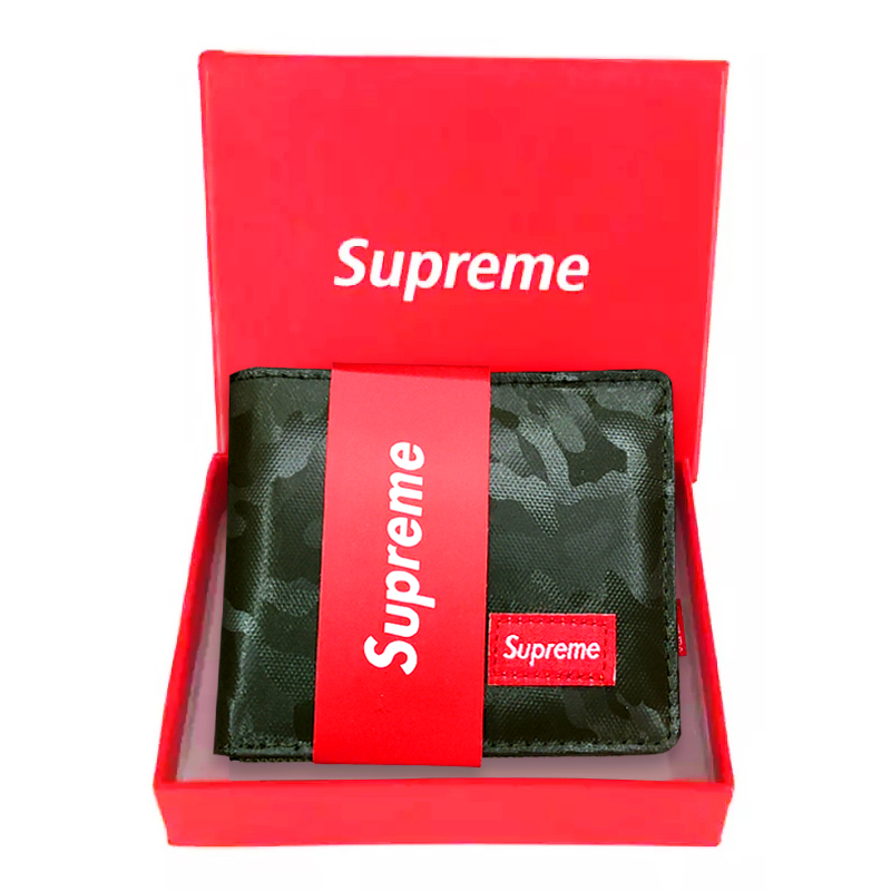 กระเป๋าสตางค์ Supremeมีสองสี สีดำ และ สีแดง ลดแรง!!! ถูกใจวัยรุ่นทุกคนได้เป็นเจ้าของ สวยเท่ ไม่ซ้ำใคร เกร๋ๆ น่ารักมากๆ สีสันสวยงาม ถือแ