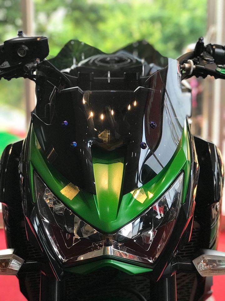 ชิลด์หน้าสำหรับรถมอเตอร์ไซค์ Kawasaki Z800 ช่วยป้องกันแรงลมและป้องกัน 