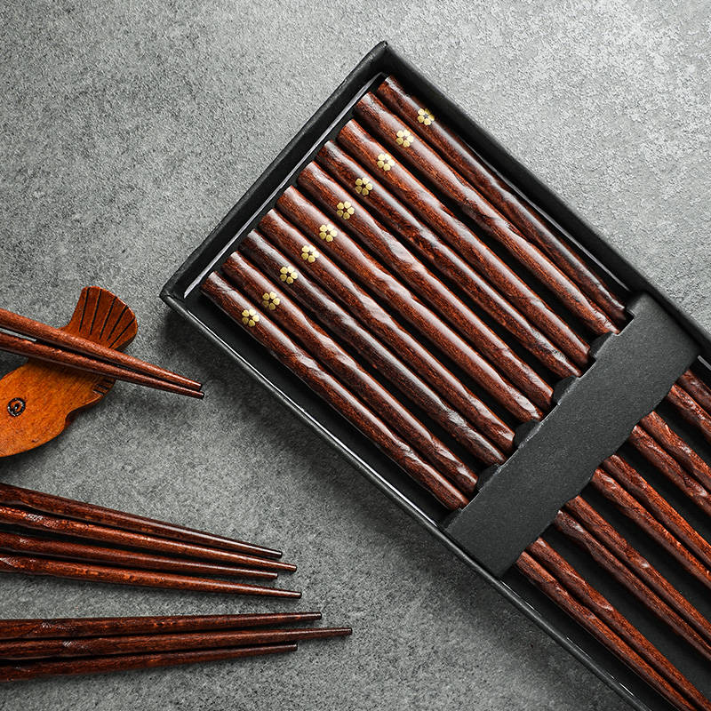 ตะเกียบไม้ ตะเกียบญี่ปุ่น ตะเกียบเกาหลี Natural Wooden Chopsticks Japanese Style Reusable Chopstick Gift Set Lightweight Korean Chopsticks 5 Pairs