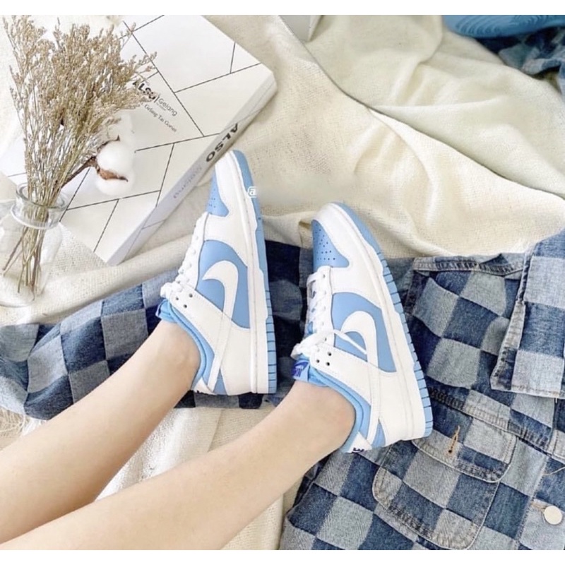 dunk low unc on feet