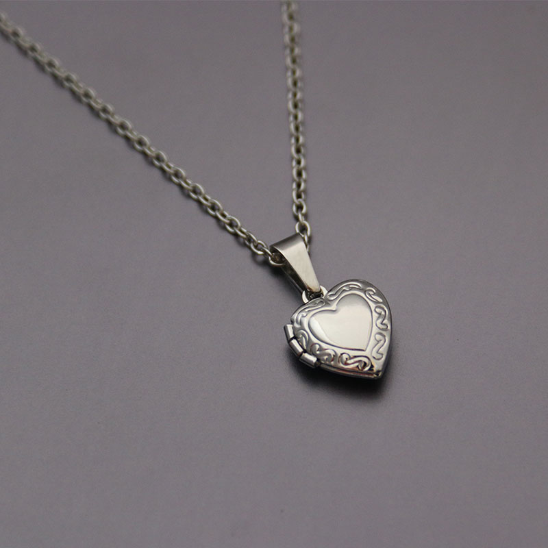 1pc Tiny Heart Photo Frame Pendant Necklace Love Heart Charms Floating