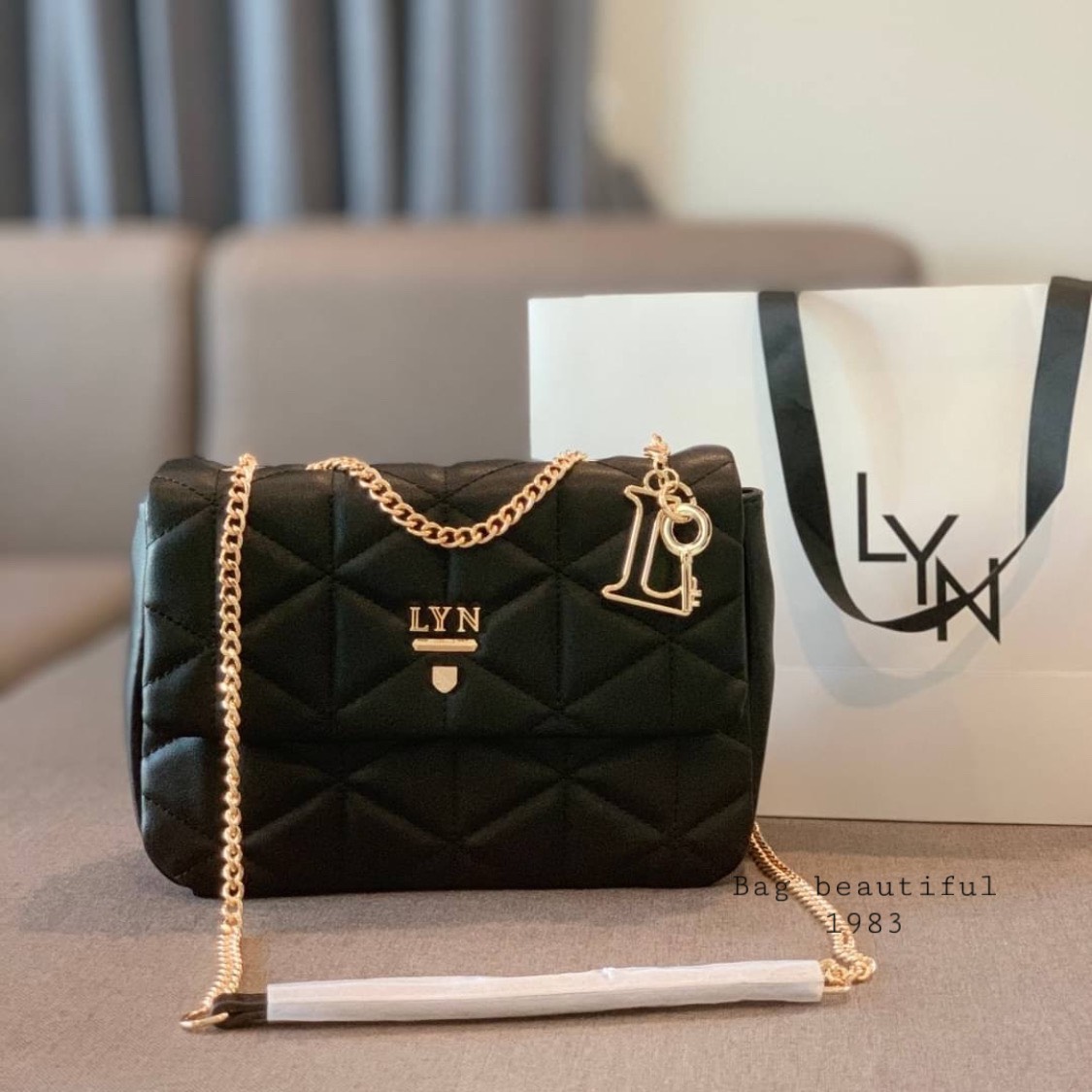 กระเป๋า LYN ????สินค้ามาใหม่ชนช็อป????กระเป๋าสะพายหนังนิ่ม สุดคุ้ม