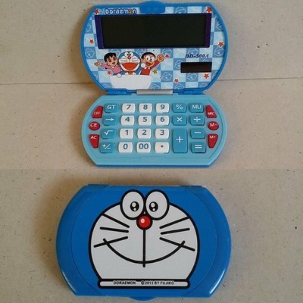 เครื่องคิดเลข เครื่องคิดเลขพกพา เครื่องคิดเลขฝาพับ โดเรม่อน (Doraemon) ขนาด ขนาด 10.5x6.5 ซม.