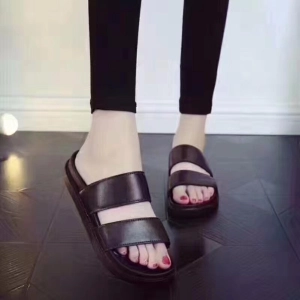 ภาพหน้าปกสินค้ารองเท้าแตะ รองเท้าแตะหญิง รองเท้าแฟชั่น นุ่ม ใส่สบาย CDM16808  size 36-44（แนะนำให้ซื้อเพิ่ม1เบอร์) ที่เกี่ยวข้อง