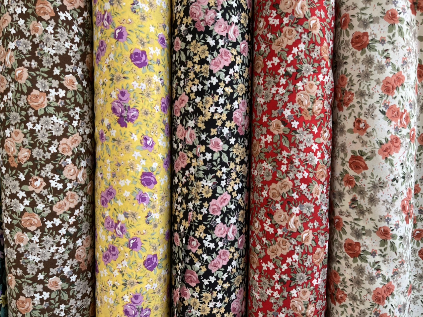 ผ้าเมตร ผ้าจอเจียญี่ปุ่น ผ้าเครปชีฟอง ผ้าพีชสกรีน ผ้าเครปชีฟองลายดอก ผ้าดอก ลายใหม่ ชุดที่4 หน้ากว้าง 45 นิ้ว หน่วยขายเป็นเมตร