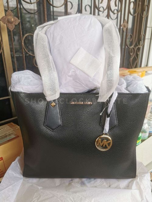 MICHAEL Michael Kors Kimberly Large Bonded 3 in 1 Tote Vanilla (Crossbody  and Clutch bundle) : : Clothing, Shoes & Accessories