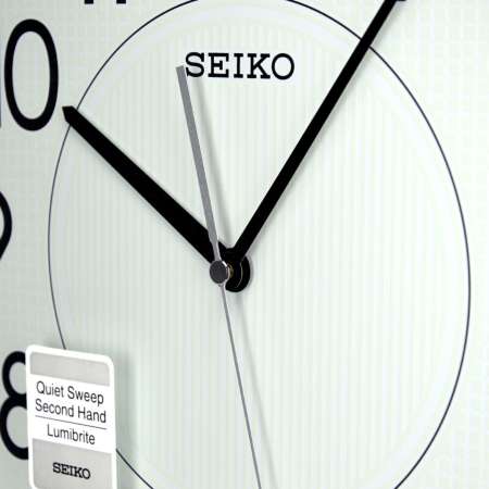 SEIKO นาฬิกาแขวน 14 นิ้ว หน้าปัดพรายน้ำ รุ่น QXA629B - สีน้ำตาล