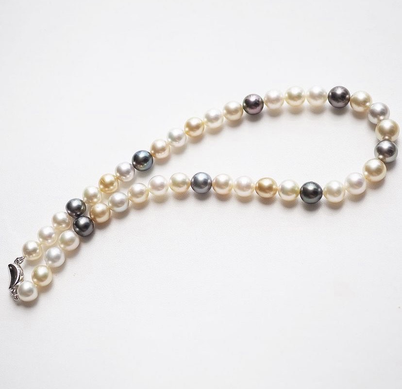 Vetiver Pearl Near round multicolor south sea pearl necklace