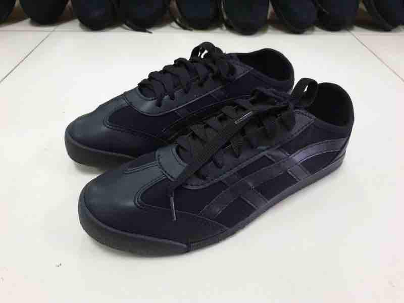 **งานสั่งทำพิเศษ**รองเท้าผ้าใบหัวเหล็ก งานสปอร์ต สไตล์โอนิซึกะ น้ำหนักเบา ใส่สบาย ราคาเบาๆ 380 บาท