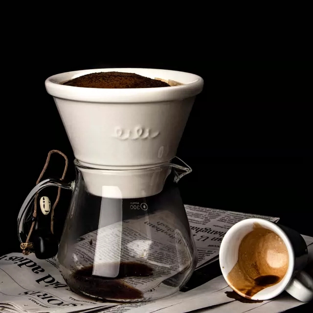 LILI Dripper ที่ กรองกาแฟ ดริปเปอ ยี่ห้อ ลิลี่ Flat Bottom (ก้นแบน) แถมฟรี ฐานรองดริปเปอร์