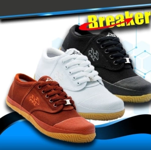 ภาพหน้าปกสินค้ารองเท้าผ้าใบฟุตซอลนักเรียน รองเท้าผ้าใบฟุตซอลนักเรียน รองเท้านักเรียนพละ  Breaker รุ่นใหม่ล่าสุด รุ่น BK-4 sale ลดราคาพิเศษ ที่เกี่ยวข้อง