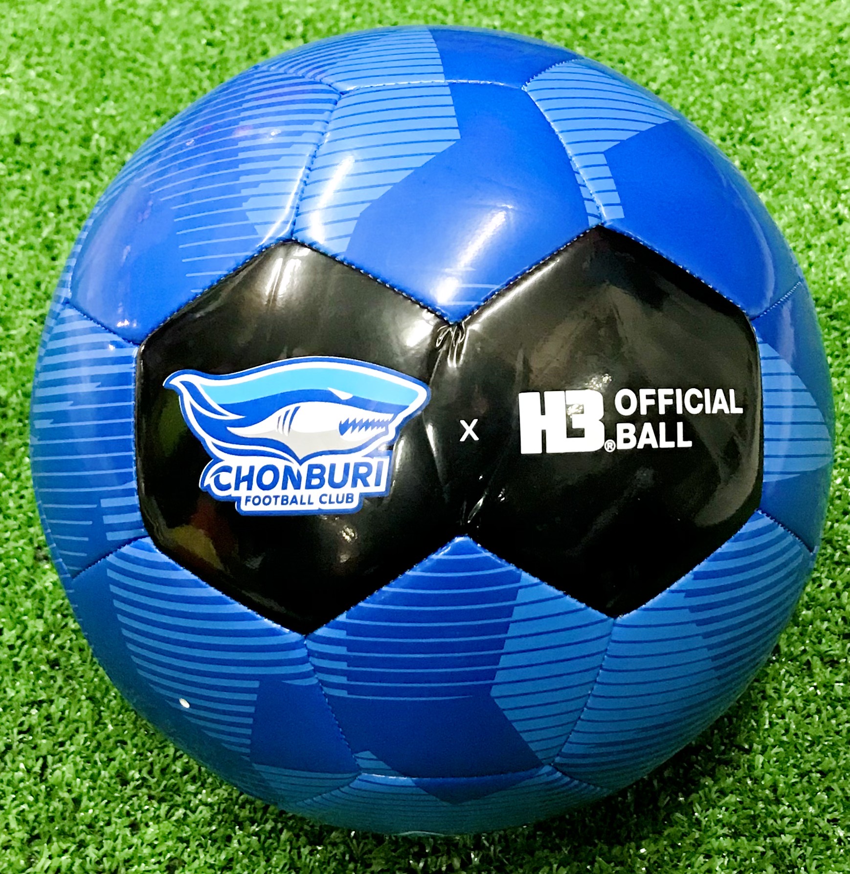 H3 ลูกฟุตบอลหนังเย็บ เบอร์ 5 สโมสร ชลบุรี เอฟซี  Chonburi FC x H3   Limited Edition (มีจำนวนจำกัด)