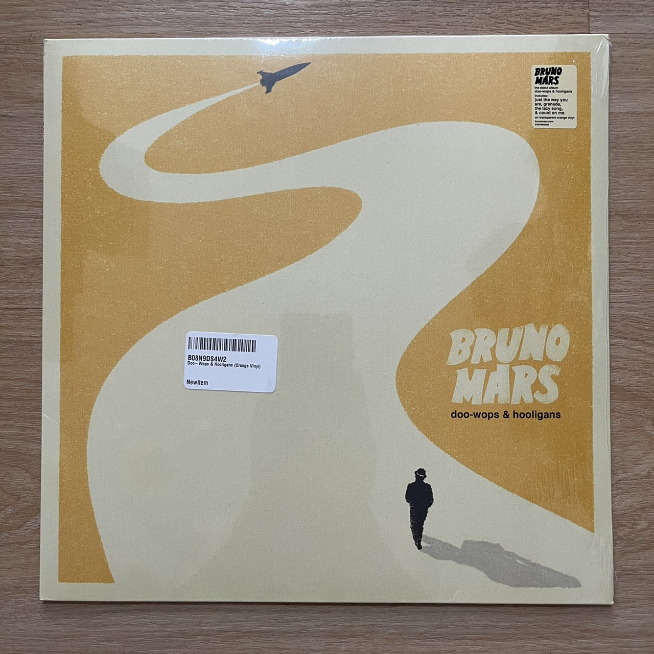 แผ่นเสียง Bruno Mars – Doo-Wops & Hooligans Limited Edition, Orange Translucent vinyl แผ่นเสียงใหม่ ซีล