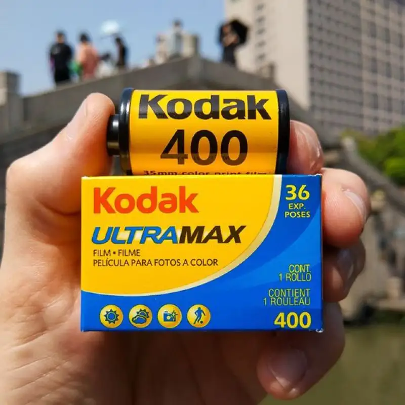 ภาพหน้าปกสินค้าฟิล์มสี Kodak UltraMAX 400 (35mm)(ฟิล์มใหม่) จากร้าน ReliveAVR บน Lazada