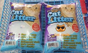Catty Cat  Cat Litter - Crystal ทรายแมวคริสตัล + เม็ดบีทสีฟ้า 5 ลิตร ทรายแมว จำนวน 2 ถุง เก็บกลิ่นได้ดีกว่า ผสมเม็ดบีทสีฟ้า สูตรธรรมชาติ