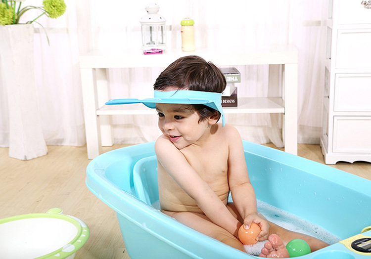 หมวกอาบน้ำสำหรับเด็กเล็ก หมวกป้องกันน้ำเข้าใบหน้า ตา และ หู มี 2 สีให้เลือก วัสดุผลิตคุณภาพดี ใส่แล้วสบาย