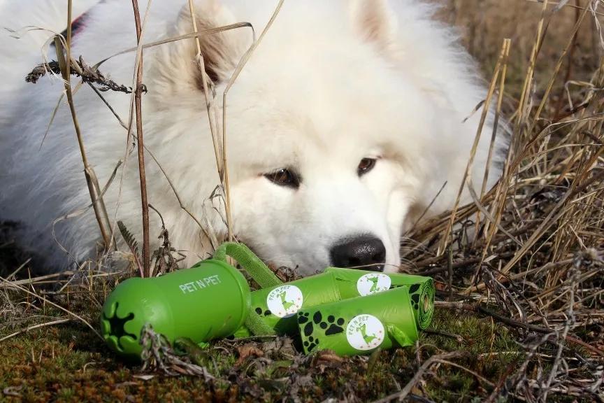 ถุงบรรจะอึสุนัขแบบพกพา สีเขียวรักโลก สามารถย่อยสลายได้ตามธรรมชาติ เนื้อหนา เหียว ทนทาน ป้องกันการแตกและยังช่วยเก็บกลิ่นได้ดี 1ม้วนมี 20 ชิ้น