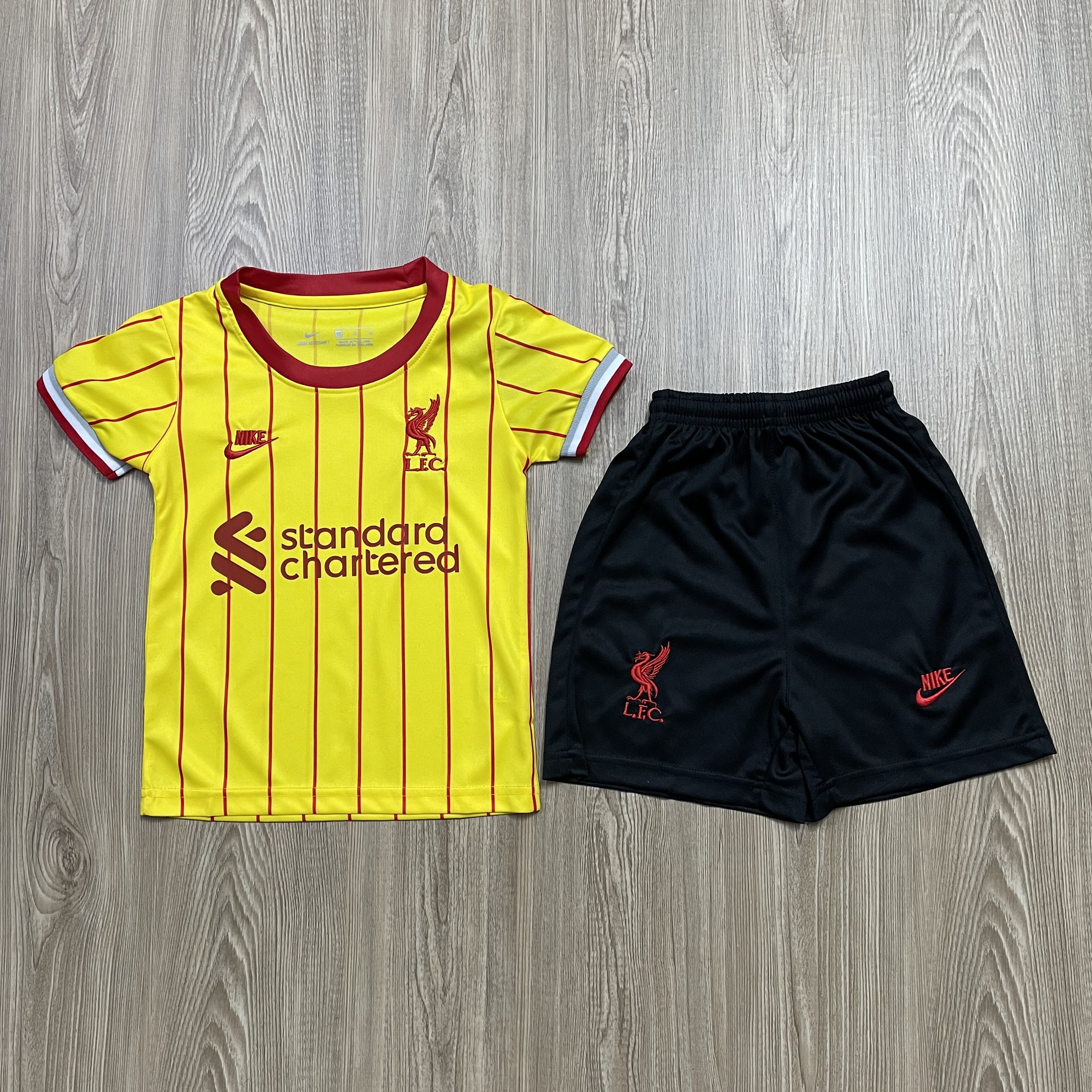ชุดบอลเด็ก Liverpool ชุดกีฬาเด็กทีม เสื้อทีมเชลซี ซื้อครั้งเดียวได้ทั้งชุด (เสื้อ+กางเกง) ตัวเดียวในราคาส่ง สินค้าเกรด-A