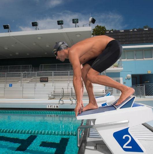กางเกงว่ายน้ำ Men's swimwear กางเกงว่ายน้ำทรงแจมเมอร์ สำหรับผู้ชายรุ่น 900 FIRST (ลายจุดดำ)