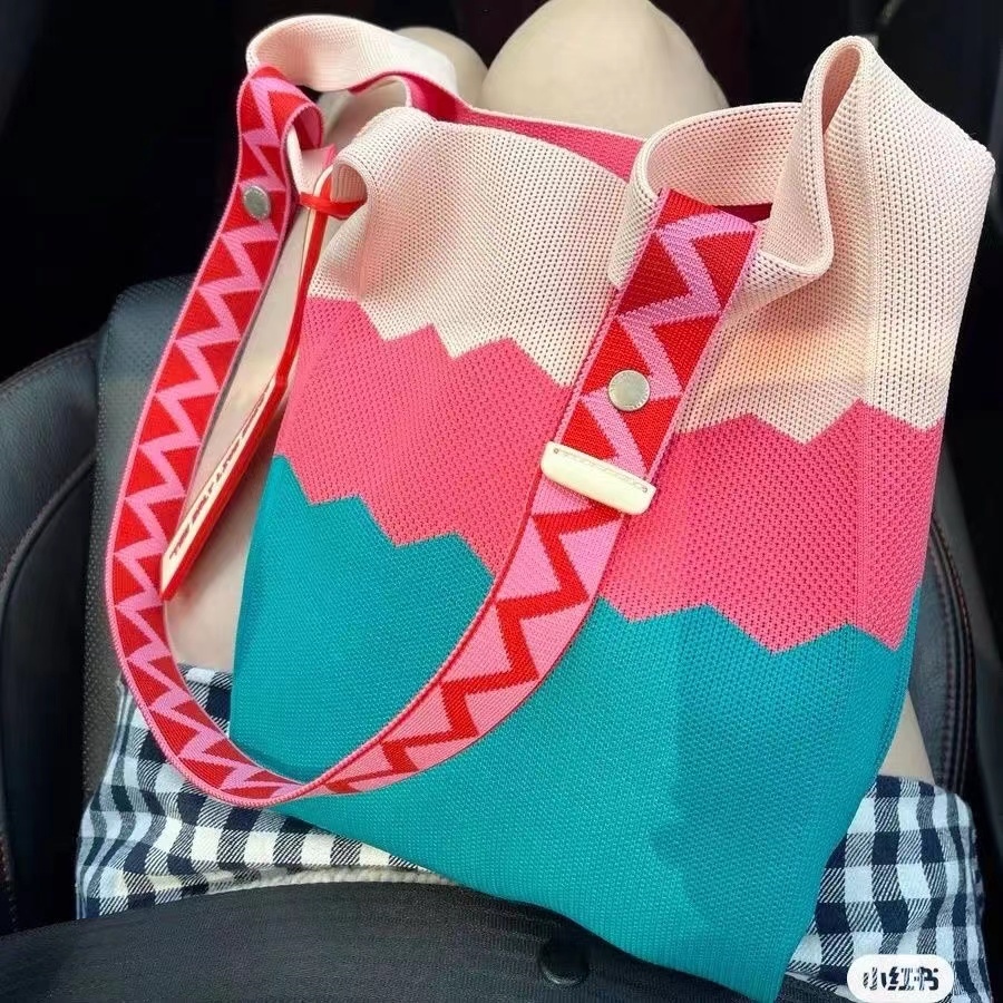 The new 2022 rainbow package ins color wool vest bag shoulder tote bags