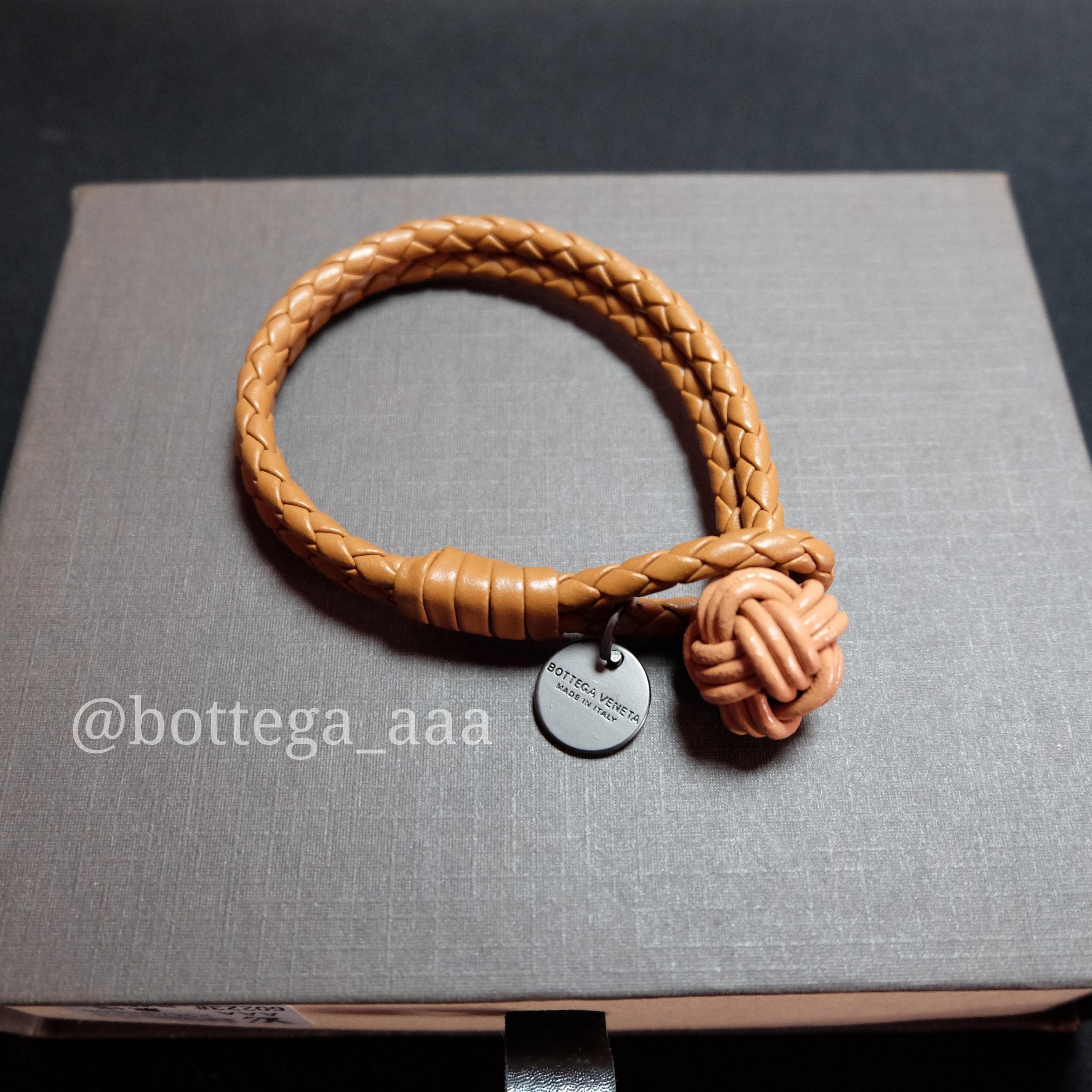 ข้อมือ Bottega สายคู่ สีน้ำตาล (BROWN)