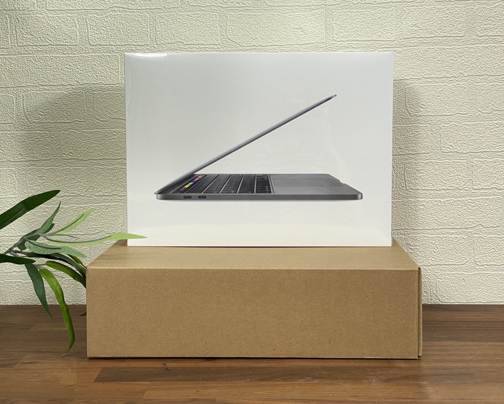 Brand New MacBook Pro Touch Bar 13-inch 2020 SG SSD 256GB 1.4GHz Core i5 RAM 8GB ประกันศูนย์ 1 ปี ของใหม่