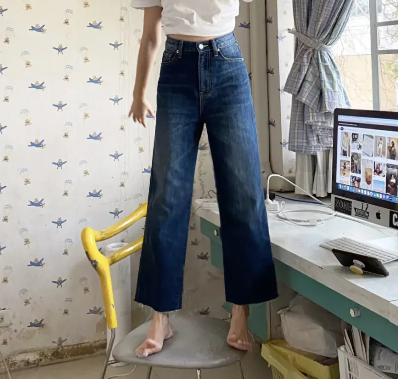 ภาพสินค้าwardrobe Girl's jean กางเกงยีนส์ผู้หญิงแฟชั่น เอวสูง ทรงตรง ขาสอบ ปลายขารุ๋ย สีฟ้า จากร้าน wardrobe บน Lazada ภาพที่ 6