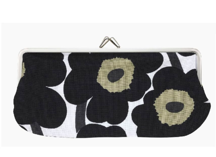  กระเป๋าใส่ของใช้ Marimekko - Purse ดอกสีดำ 3 ไซส์ มีป้ายแท๊ก  (กระเป๋าใส่เหรียญ,กระเป๋าใส่เครื่องสำอาง,มาริเมกโกะ,ถุงผ้าลดโลกร้อน) |  