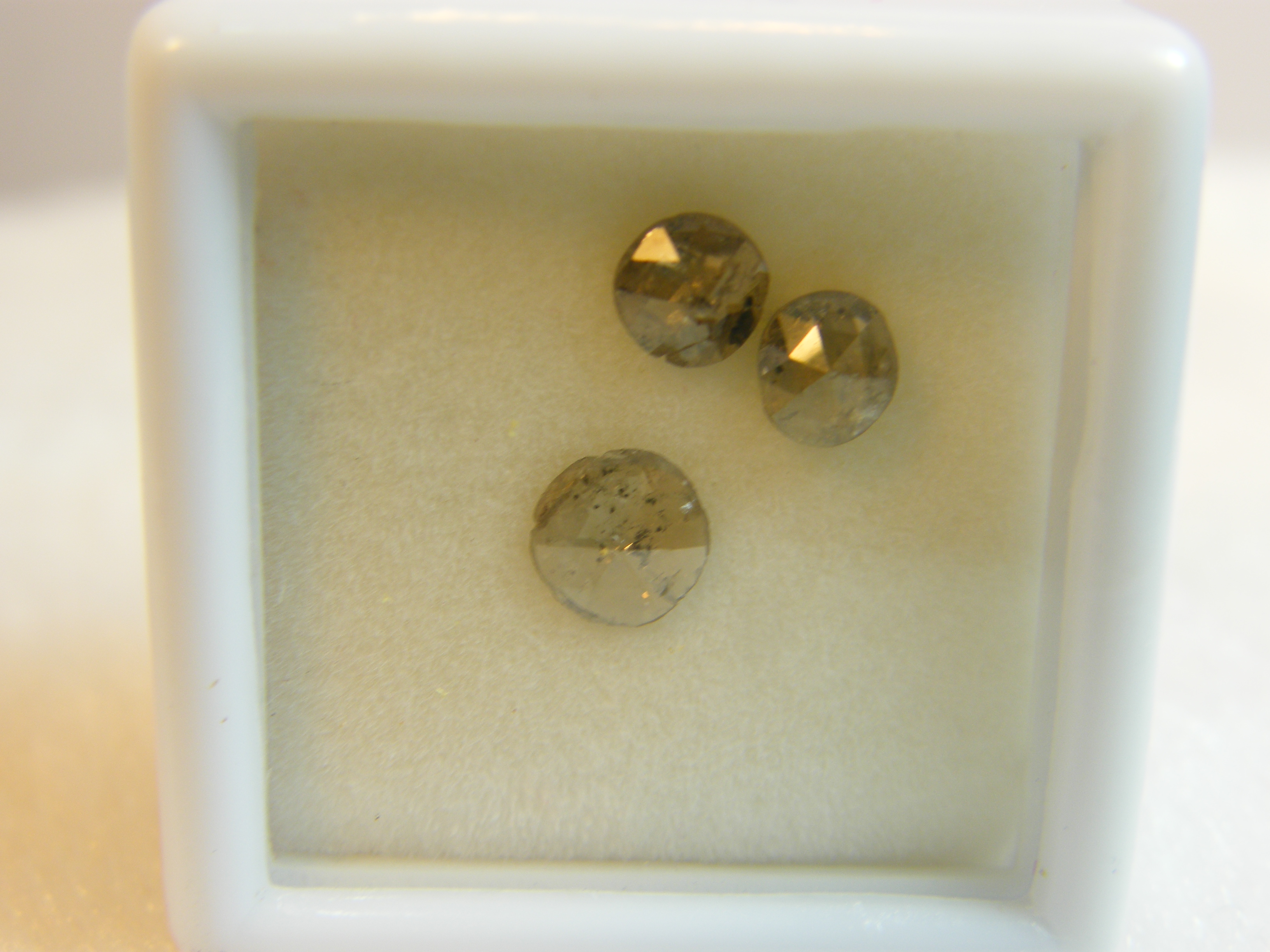 เพชรซีกของแท้ ROUND  4 mm - Natural Polki Diamonds original diamond