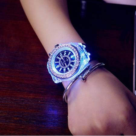 Geneva 2ชิ้น  นาฬิกาเจนีวา นาฬิกาคู่รักแฟชั่น นาฬิกาควอตซ์คู่รัก หน้าปัดตัวเงาตกแตงเพชร ส่องแสงกลางคืนได้