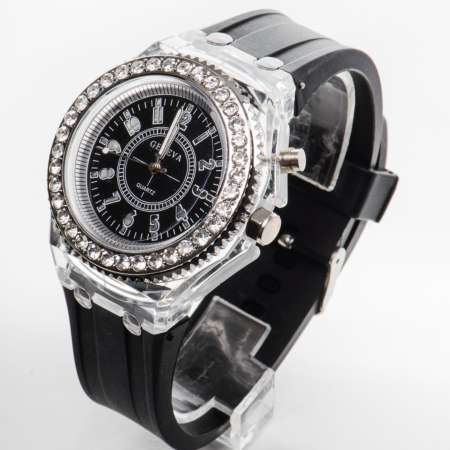 Geneva นาฬิกาข้อมือแฟชั่นไฟดิสโก้แบบ LED สายซิลิโคน[สีดำ]