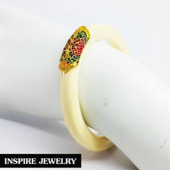 Inspire Jewelry กำไลกระดูกช้าง ลงยาสวยงามInspire Jewelry กำไลกระดูกช้างท้องปลิง แปะลายไทยฉลุลงยา หรือ กำไลท้องปลิงใหญ่สวมง่าย สวยงามมาก พร้อมถุงกำมะหยี่ มี2 ขนาดวัดวงใน 6cm. ,6.5cm. เลือกไซด์ใดไซด์หนึ่ง