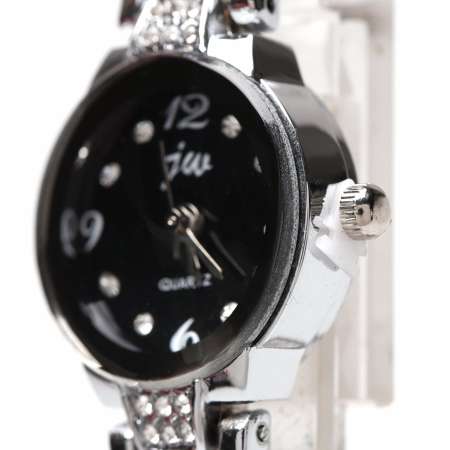 JW นาฬิกาข้อมือแฟชั่นผู้หญิง สีเงิน/ดำ รุ่น JW001F ( Clearance ลดสุดๆ) JW นาฬิกาข้อมือแฟชั่นผู้หญิง สีเงิน/ดำ รุ่น JW001F ( Clearance ลดสุดๆ)