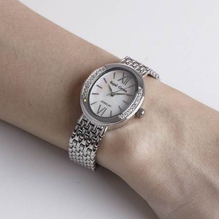 Royal Crown นาฬิกาข้อมือผู้หญิง สายสแตนเลส ประดับเพชร รุ่น 6309 – Silver แถมฟรีแหวนเพชร CZ 1 วง