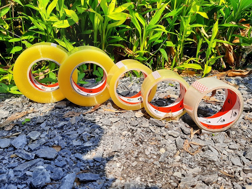 Clear tape, 2 inches wide, 20 yards long, 38 microns thick, pack of 6